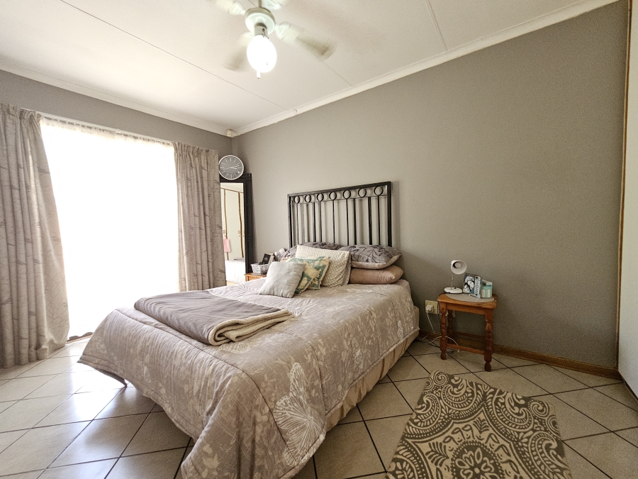 2 Bedroom Property for Sale in Rhodesdene Northern Cape